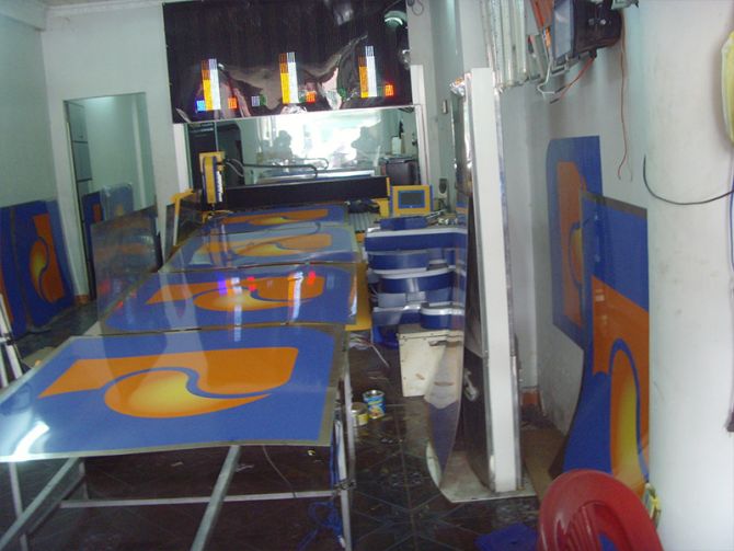 Mặt dựng Alu kiếng 02